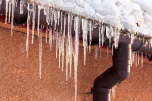 common winter roofing challenges in New England